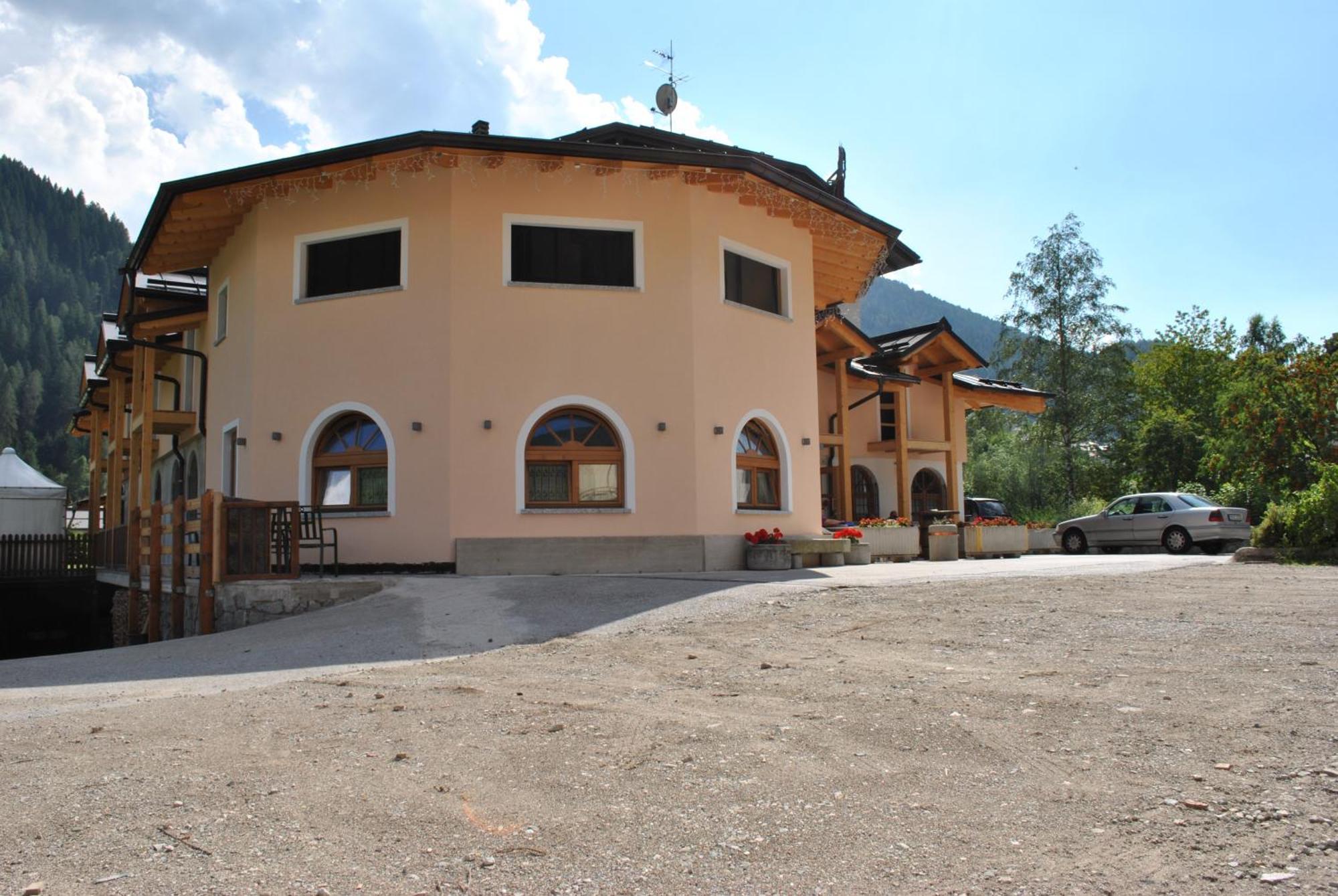 Hotel Niagara Ossana Bagian luar foto