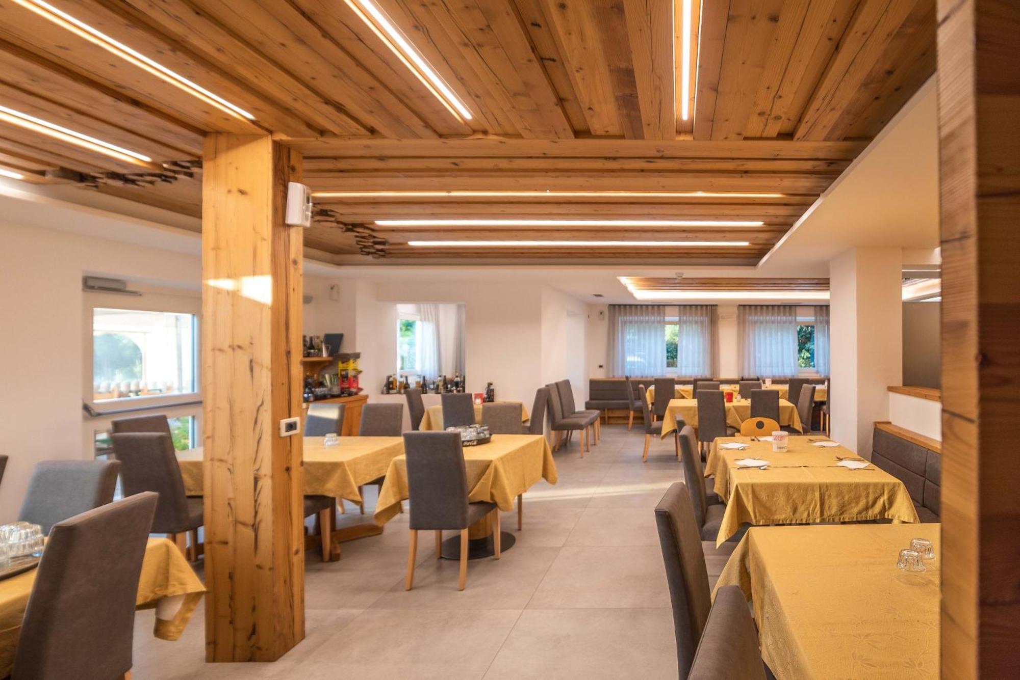 Hotel Niagara Ossana Bagian luar foto