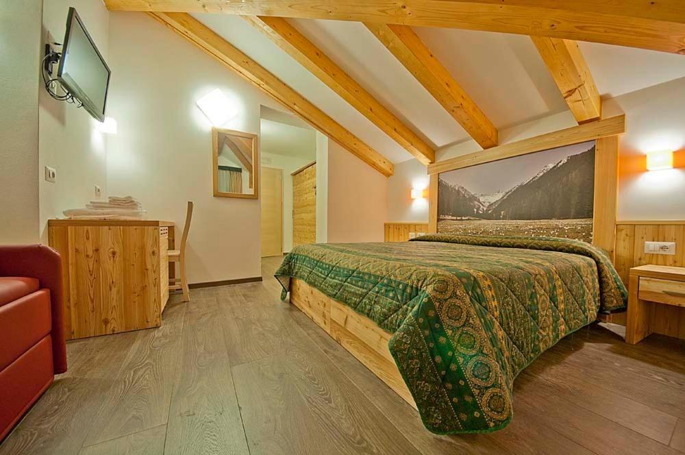 Hotel Niagara Ossana Ruang foto