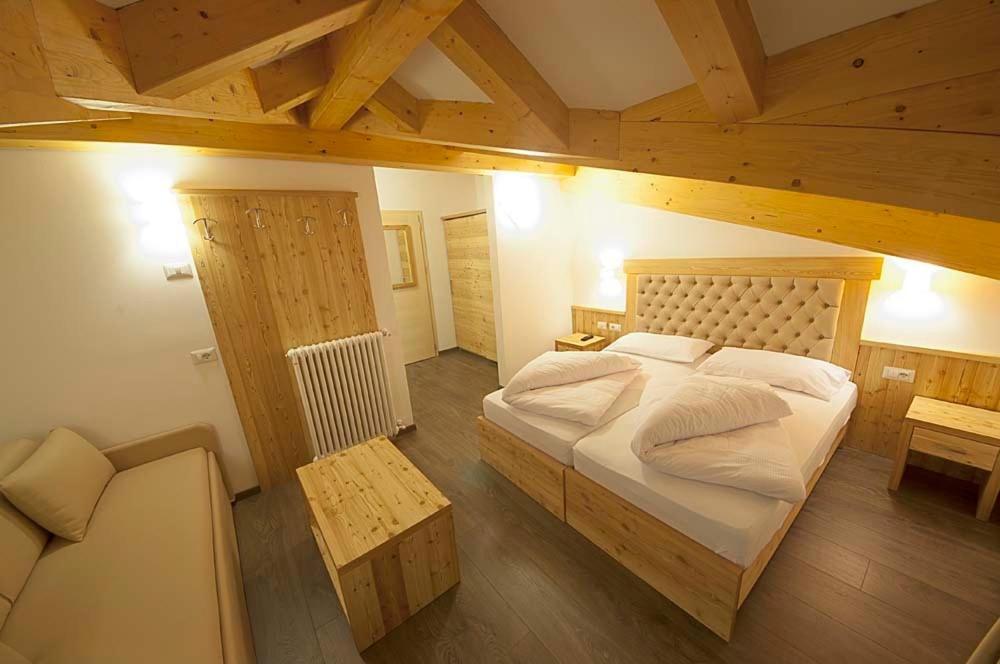 Hotel Niagara Ossana Ruang foto
