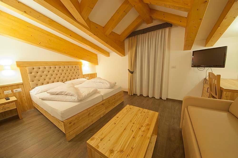 Hotel Niagara Ossana Ruang foto