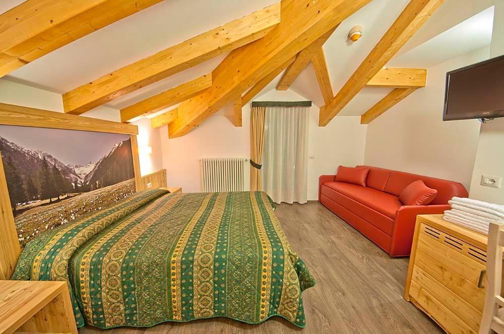 Hotel Niagara Ossana Ruang foto