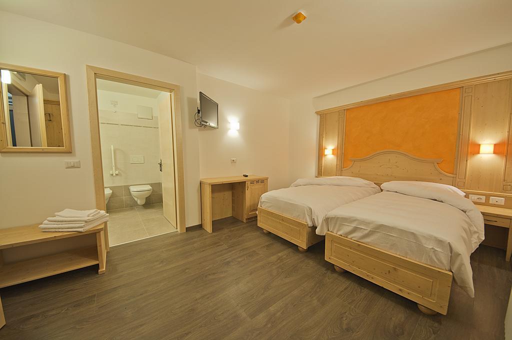 Hotel Niagara Ossana Bagian luar foto