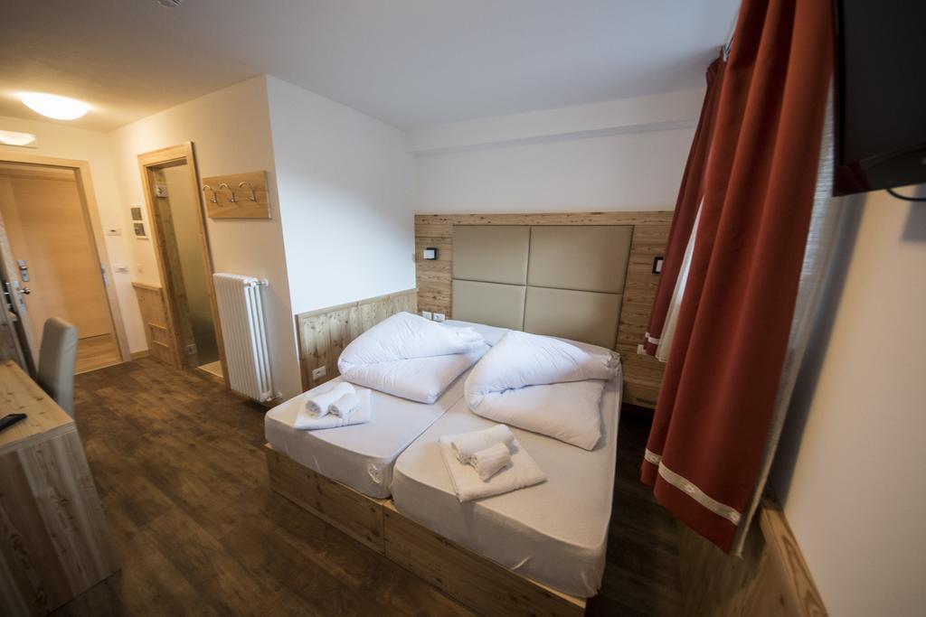 Hotel Niagara Ossana Bagian luar foto