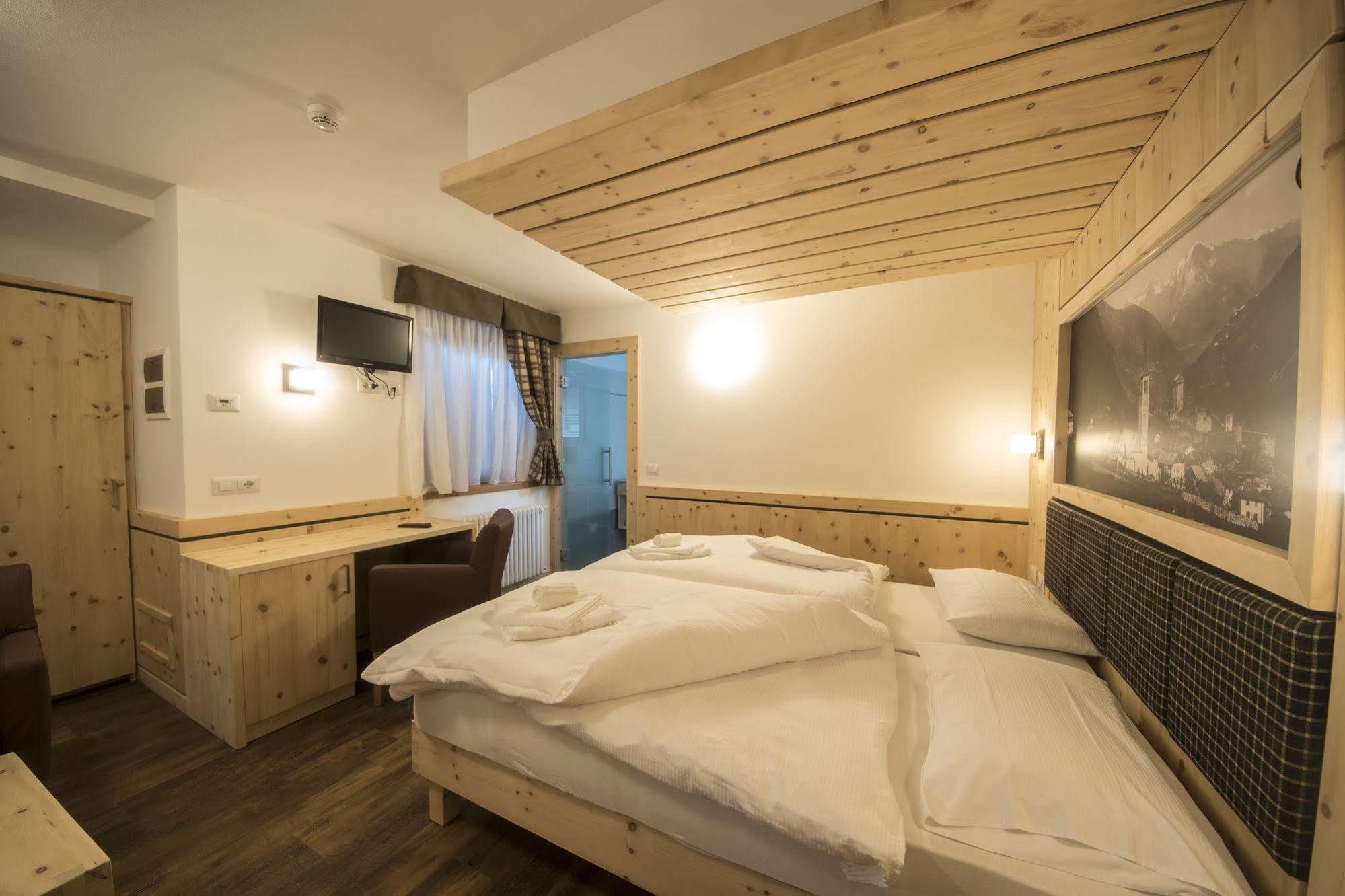 Hotel Niagara Ossana Bagian luar foto